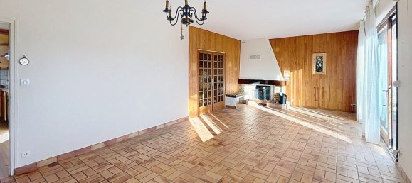 6 bedrooms House in Rumilly, France No. 263875 3