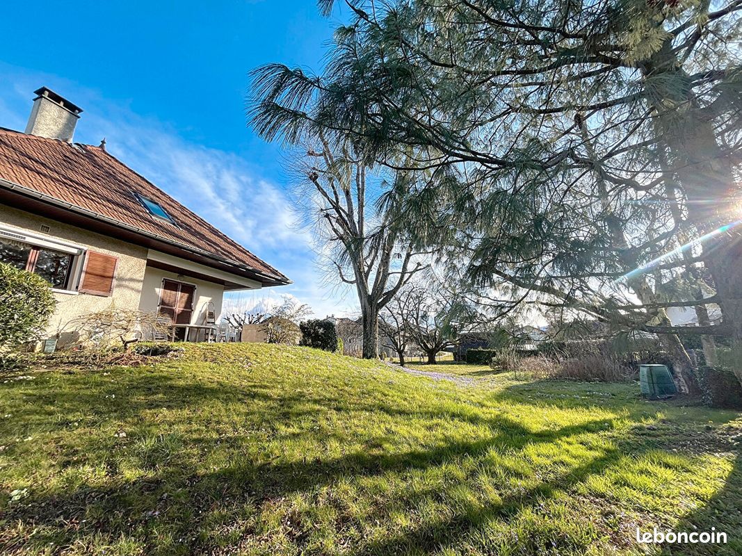 6 bedrooms House in Rumilly, France No. 263875