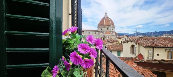 6 rooms Apartment in Florence, Italy No. 279529 2