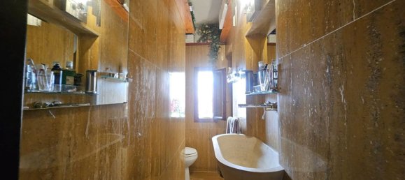 6 rooms Apartment in Florence, Italy No. 279529 25