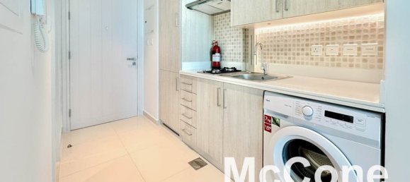 Studio in Palm Jumeirah, UAE No. 31502 4