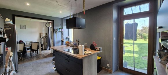 6 bedrooms House in Mayenne, France No. 357946 9