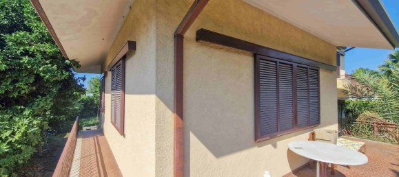 4 Schlafzimmer Villa in Pietrasanta, Italy, Nr. 165805 44