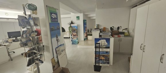 179m² Office in Ancona, Italy No. 135089 10