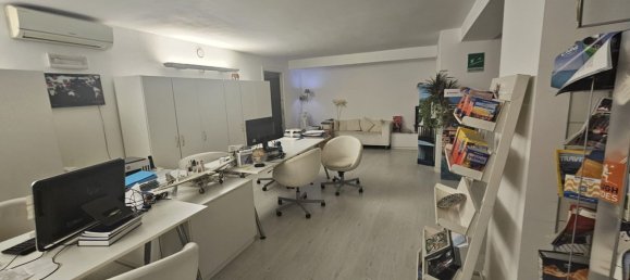 179m² Office in Ancona, Italy No. 135089 7