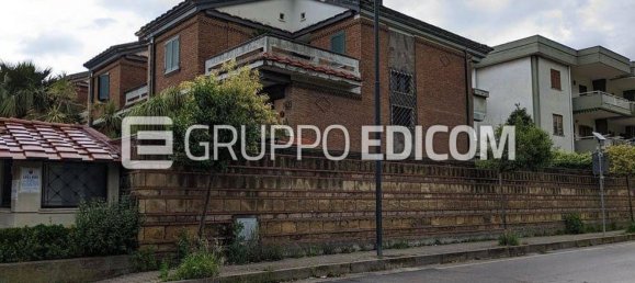 5 rooms Apartment in Pagani, Italy No. 225285 5