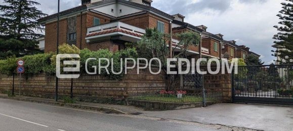 5 rooms Apartment in Pagani, Italy No. 225285 2