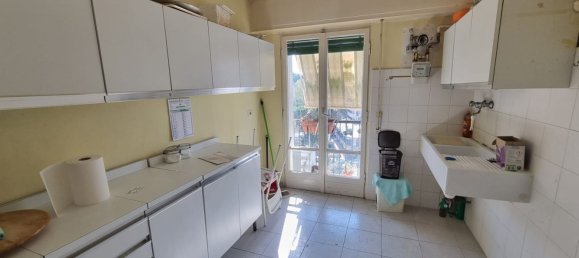 3 rooms Apartment in Rome, Italy No. 227603 17