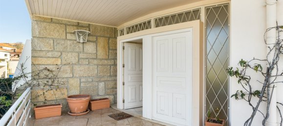 4 bedrooms Apartment in Porto, Portugal No. 117617 2