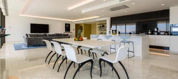 4 bedrooms Apartment in Estepona, Spain No. 5389 13