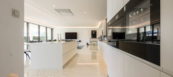 4 bedrooms Apartment in Estepona, Spain No. 5389 19