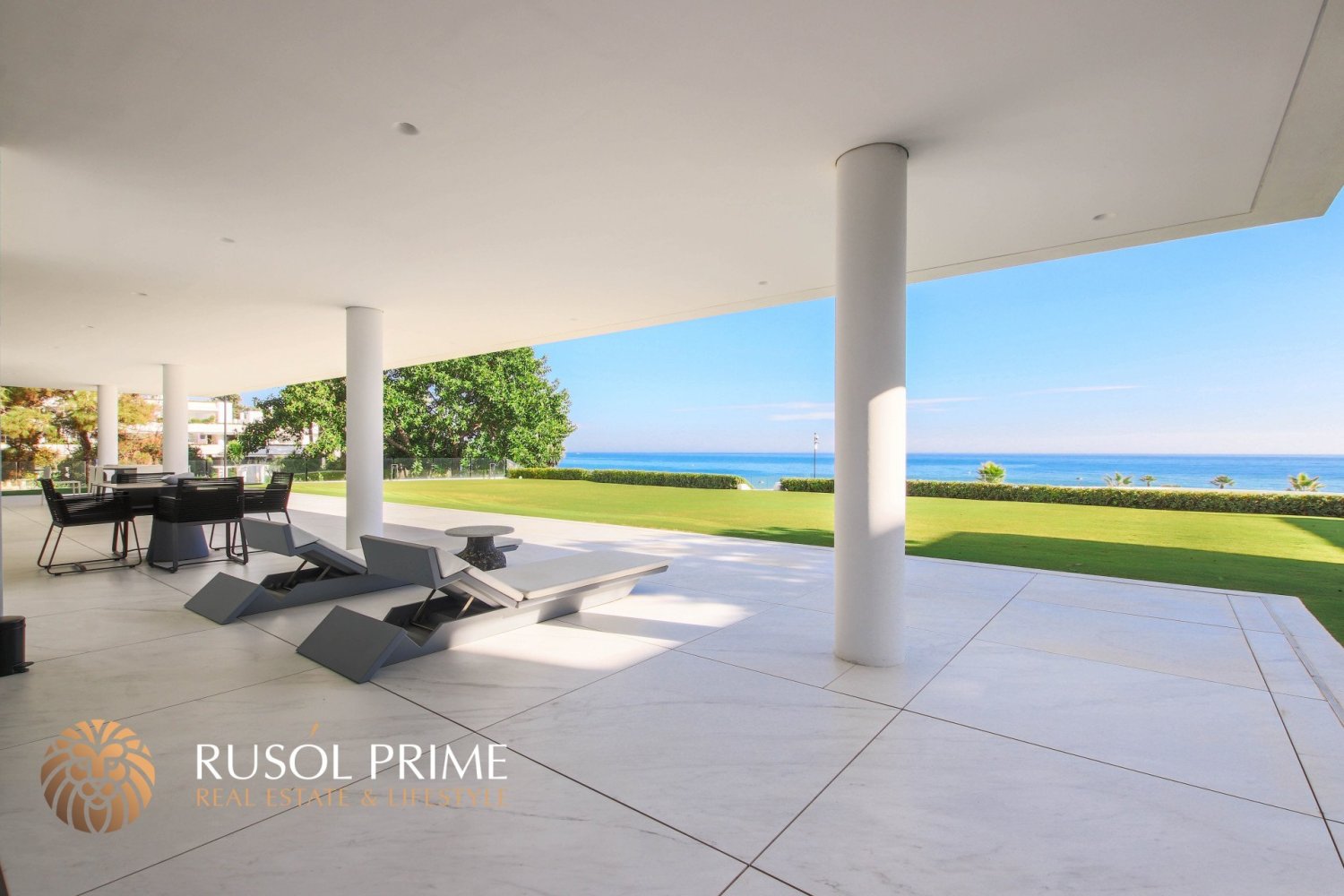 4 bedrooms Apartment in Estepona, Spain No. 5389