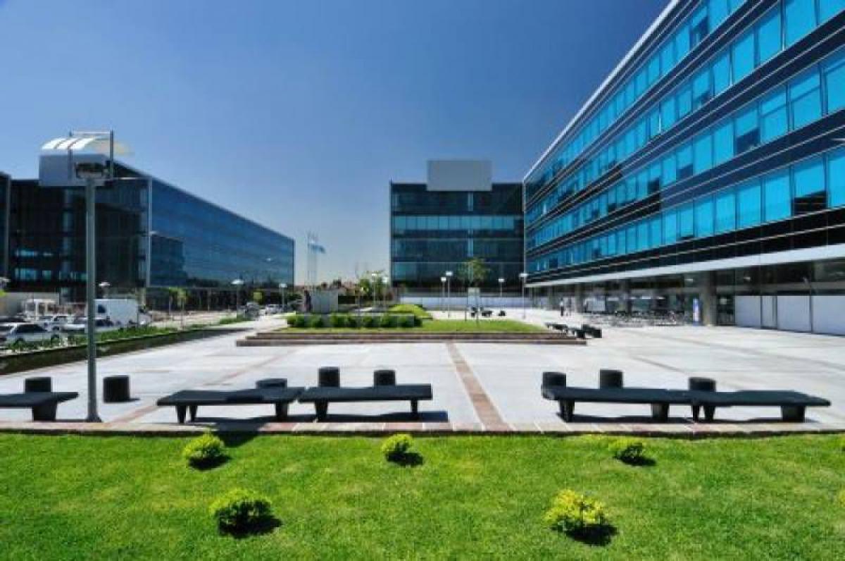 578m² Office in Vicente Lopez, Argentina No. 27050