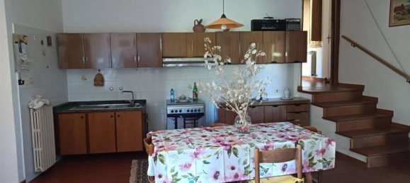 Дом с 5 комнатами в Сан Северино Марке, Италия № 19998 5