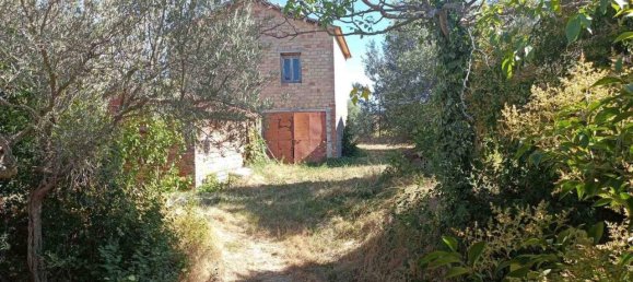 Дом с 5 комнатами в Сан Северино Марке, Италия № 19998 2