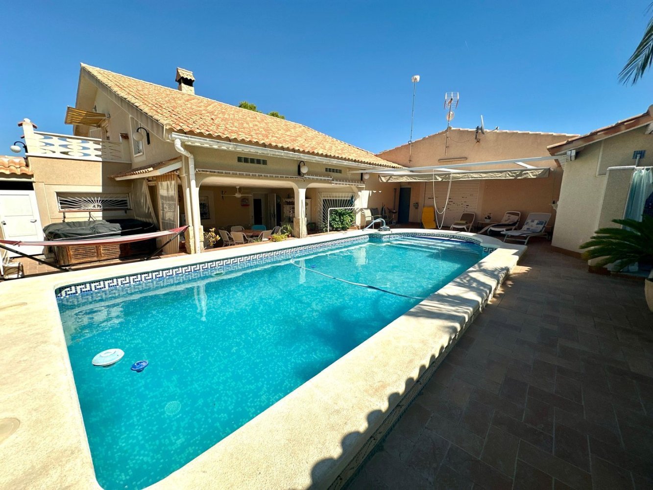 6 غرف نوم منزل في Alicante, Spain رقم 247929