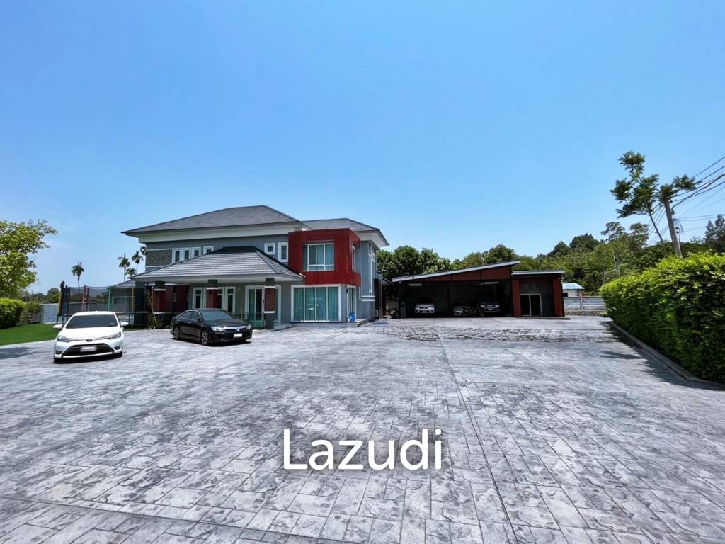 4 bedrooms Cafe / restaurant in Bang Lamung, Thailand No. 15345