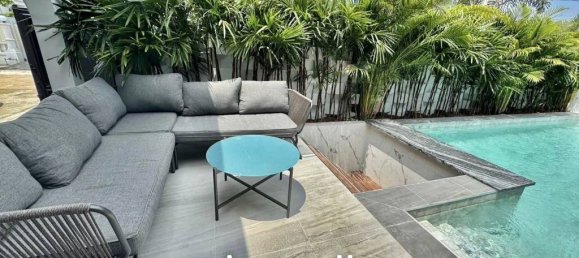 4 bedrooms Villa in Pattaya, Thailand No. 13113 2