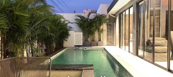 4 bedrooms Villa in Pattaya, Thailand No. 13113 3