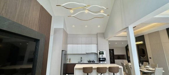 4 bedrooms Villa in Pattaya, Thailand No. 13113 5