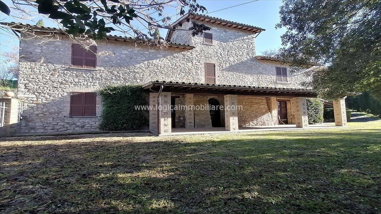 Дом с 3 спальнями в Орвието, Италия № 47364