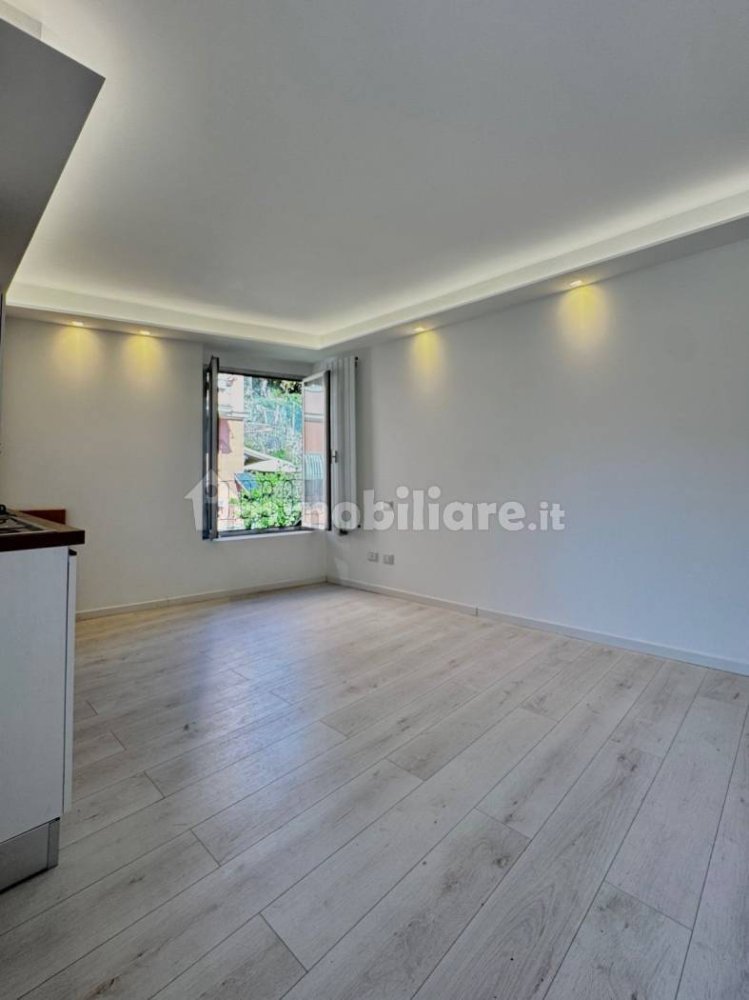1 bedroom Apartment in Genoa, Italy No. 350017