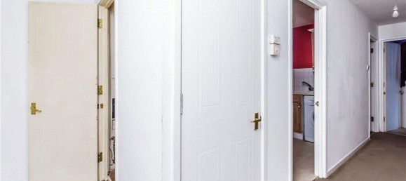 2 bedrooms Apartment in South Croydon, United Kingdom No. 8009 3