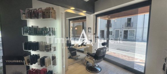 1-salle Propriété commerciale à San Giovanni Lupatoto, Italy No. 272995 3