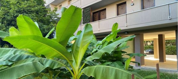 3 bedrooms Apartment in Modena, Italy No. 348848 2