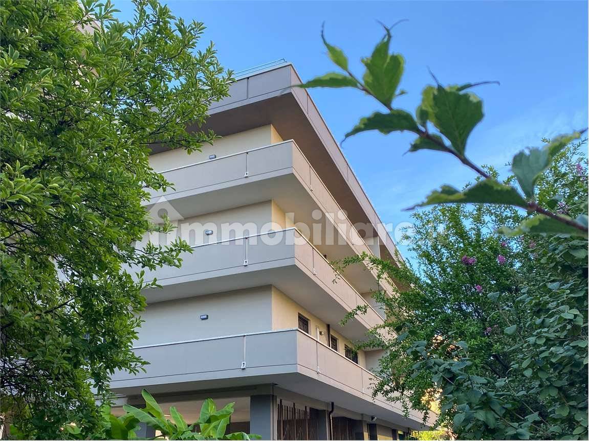 3 bedrooms Apartment in Modena, Italy No. 348848