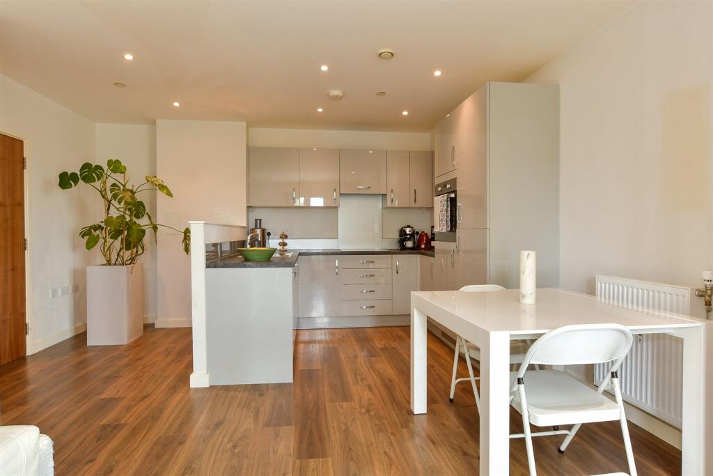 2 Schlafzimmer Wohnung in Leyton, United Kingdom, Nr. 4035