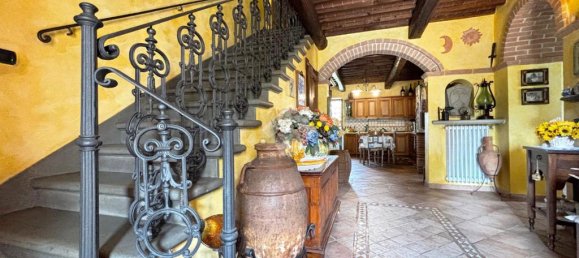 3 bedrooms House in Pistoia, Italy No. 361629 9