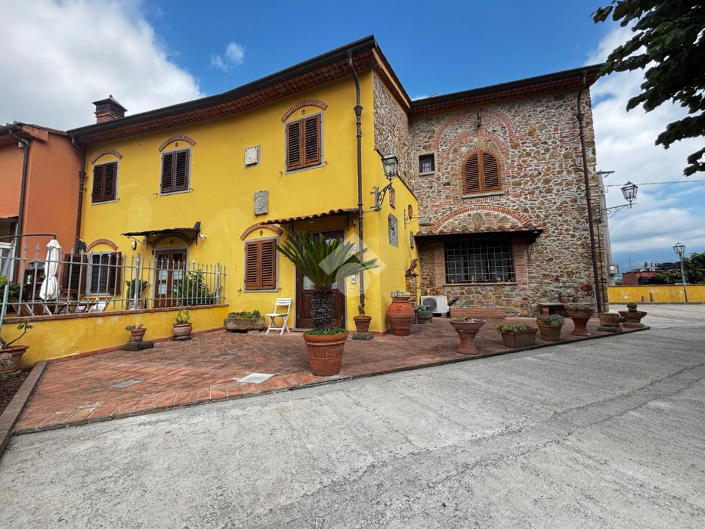 3 bedrooms House in Pistoia, Italy No. 361629