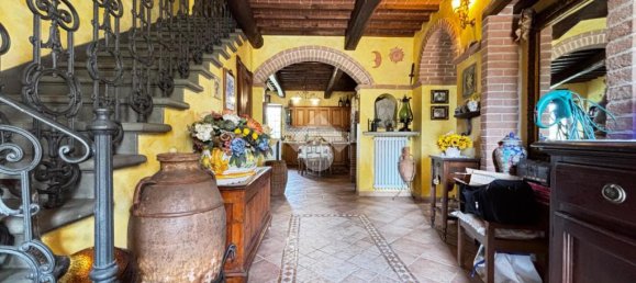 3 bedrooms House in Pistoia, Italy No. 361629 11