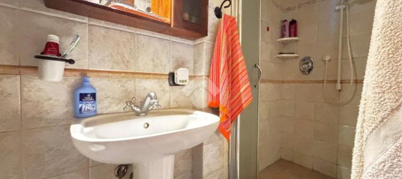 3 bedrooms House in Pistoia, Italy No. 361629 21