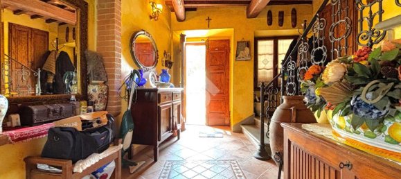 3 bedrooms House in Pistoia, Italy No. 361629 8