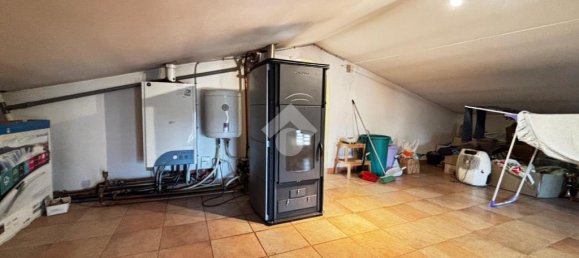 3 bedrooms House in Pistoia, Italy No. 361629 40