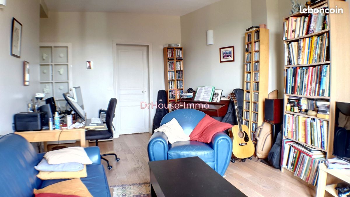 2 bedrooms Apartment in Champigny-sur-Marne, France No. 334111