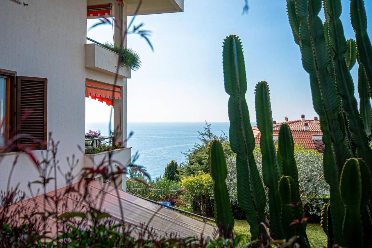 3 rooms Apartment in Ospedaletti, Italy No. 35683