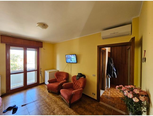 3-salle Appartement à Rovigo, Italy No. 253092