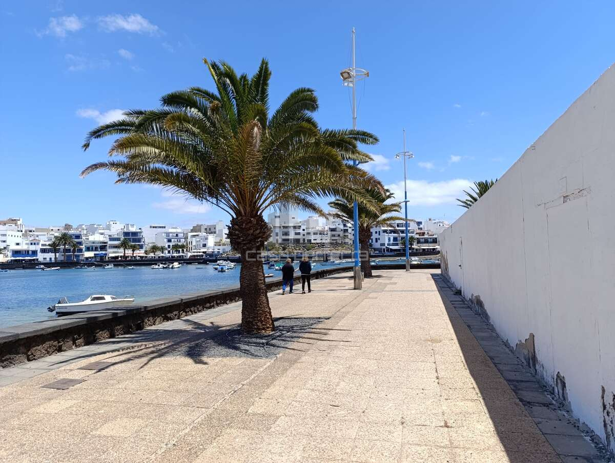 198m² Land in Arrecife, Spain No. 218653