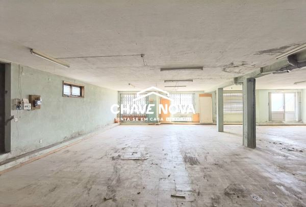 185m² Commercial property in Vila Nova de Gaia, Portugal No. 212416