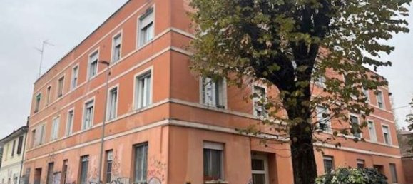 3 rooms Apartment in Bologna, Italy No. 97453 6