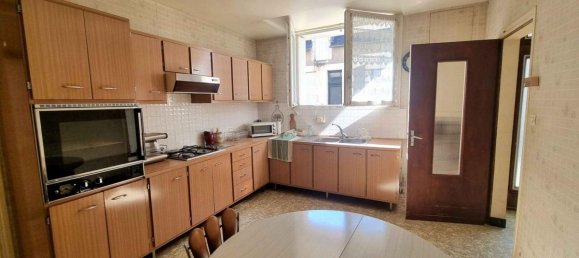 3 bedrooms House in Saint-Flovier, France No. 322861 3