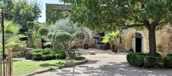 Замки и поместья с 8 спальнями в Юзес, Франция № 356254 3