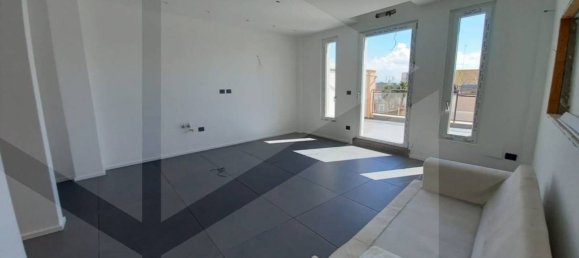 Пентхаус с 5 комнатами в Сан Северо, Италия № 25989 7