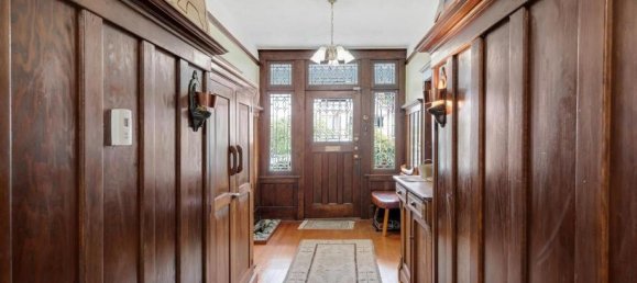 4 bedrooms House in British Columbia, Canada No. 1053 7