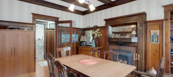 4 bedrooms House in British Columbia, Canada No. 1053 11