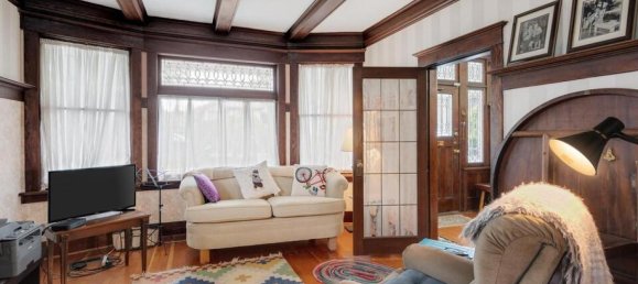 4 bedrooms House in British Columbia, Canada No. 1053 10