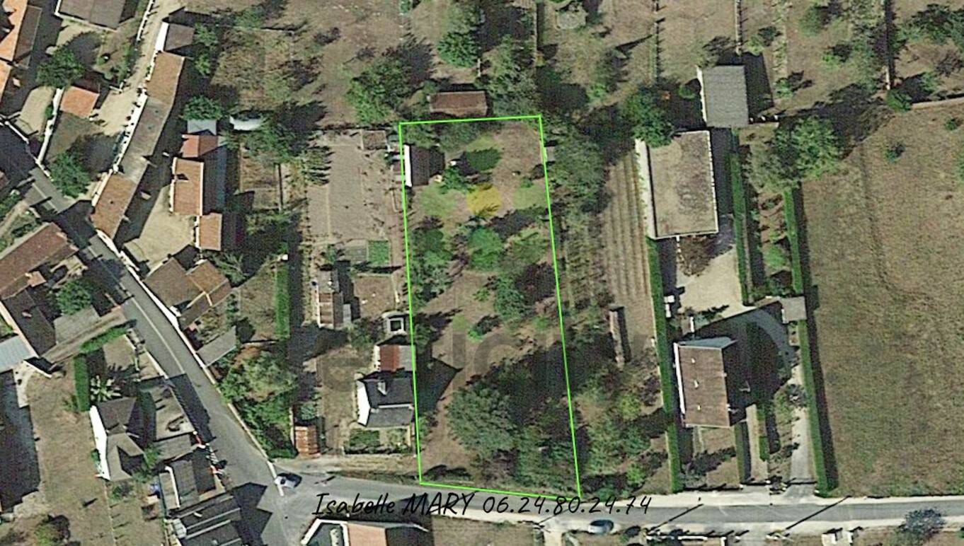 1763m² Land in Chabris, France No. 119890